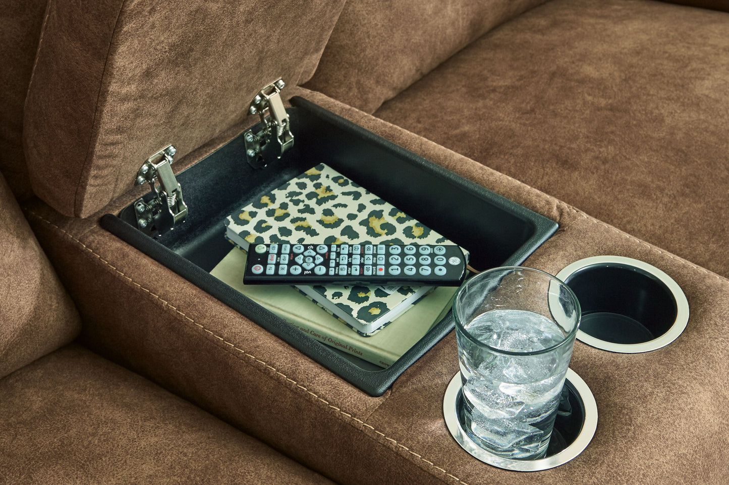 Edenwold - Dbl Reclining Loveseat With Console - Faux Leather - Brindle