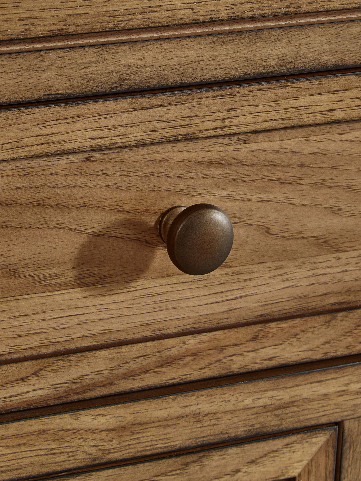 Sharlance - Brown - Six Drawer Chest