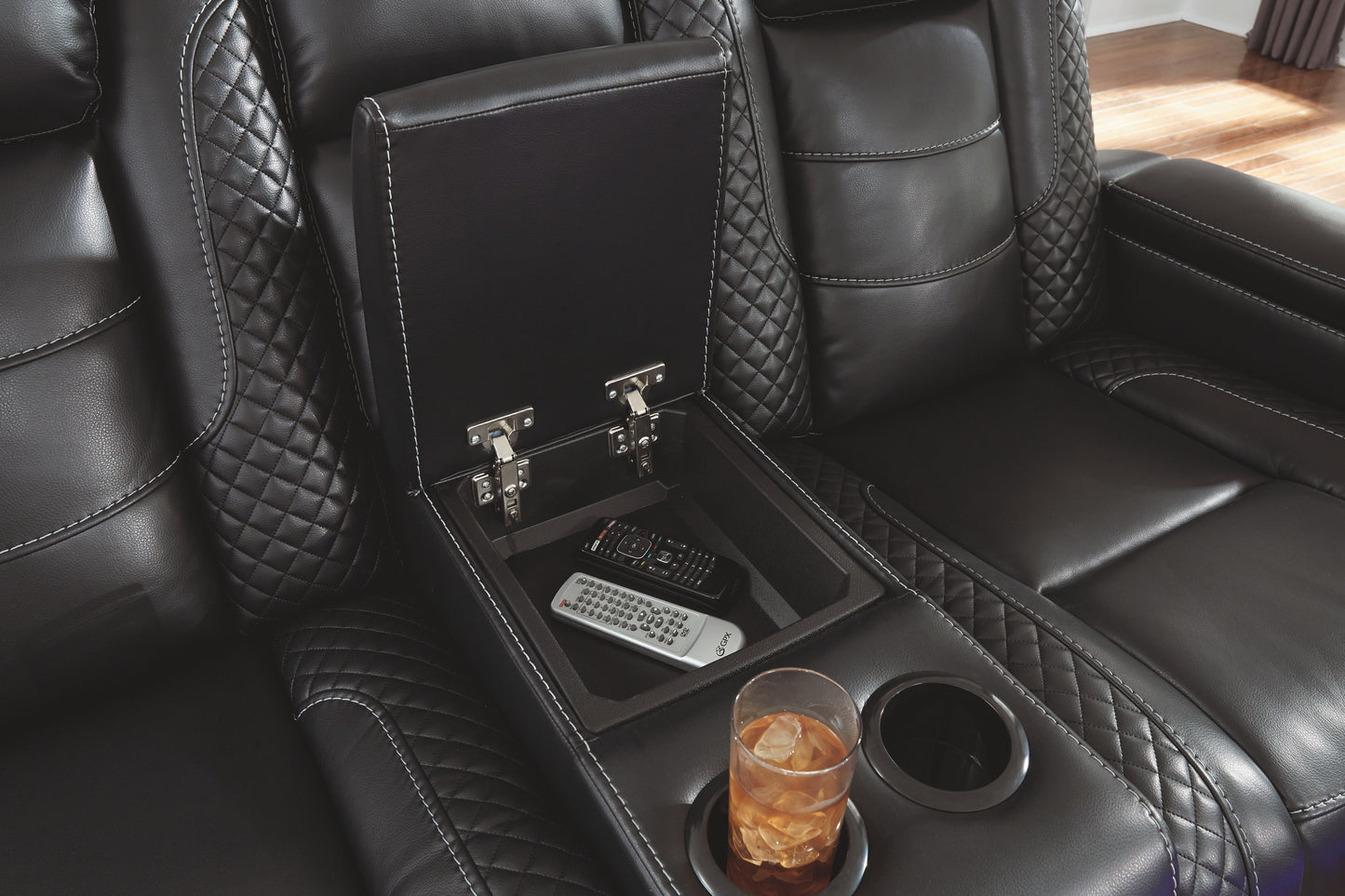 Party - Power Reclining Loveseat
