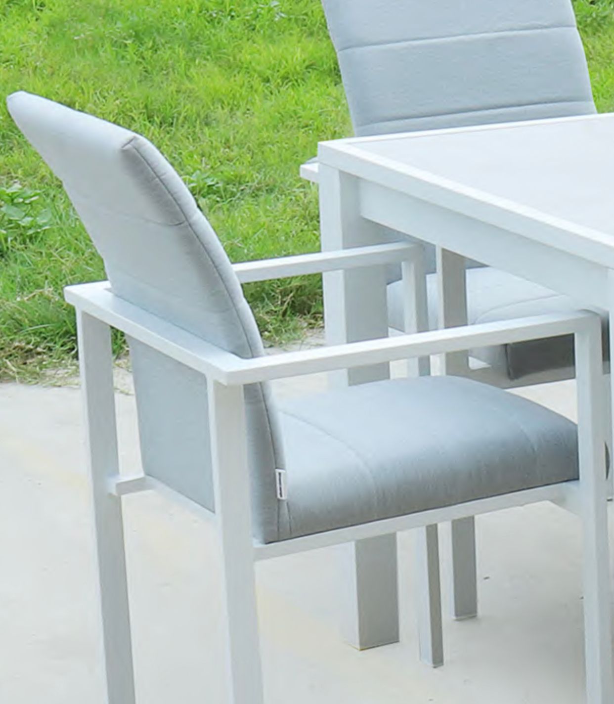 Divano Lounge Bolt Dining Collection