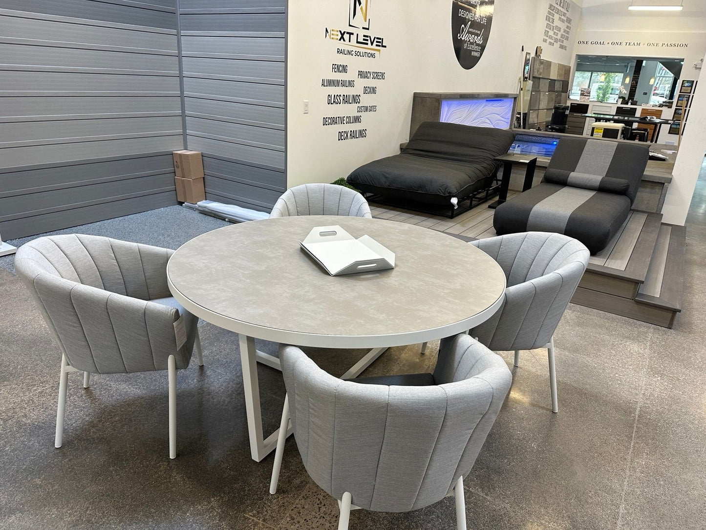 Divano Lounge Greta Dining Collection