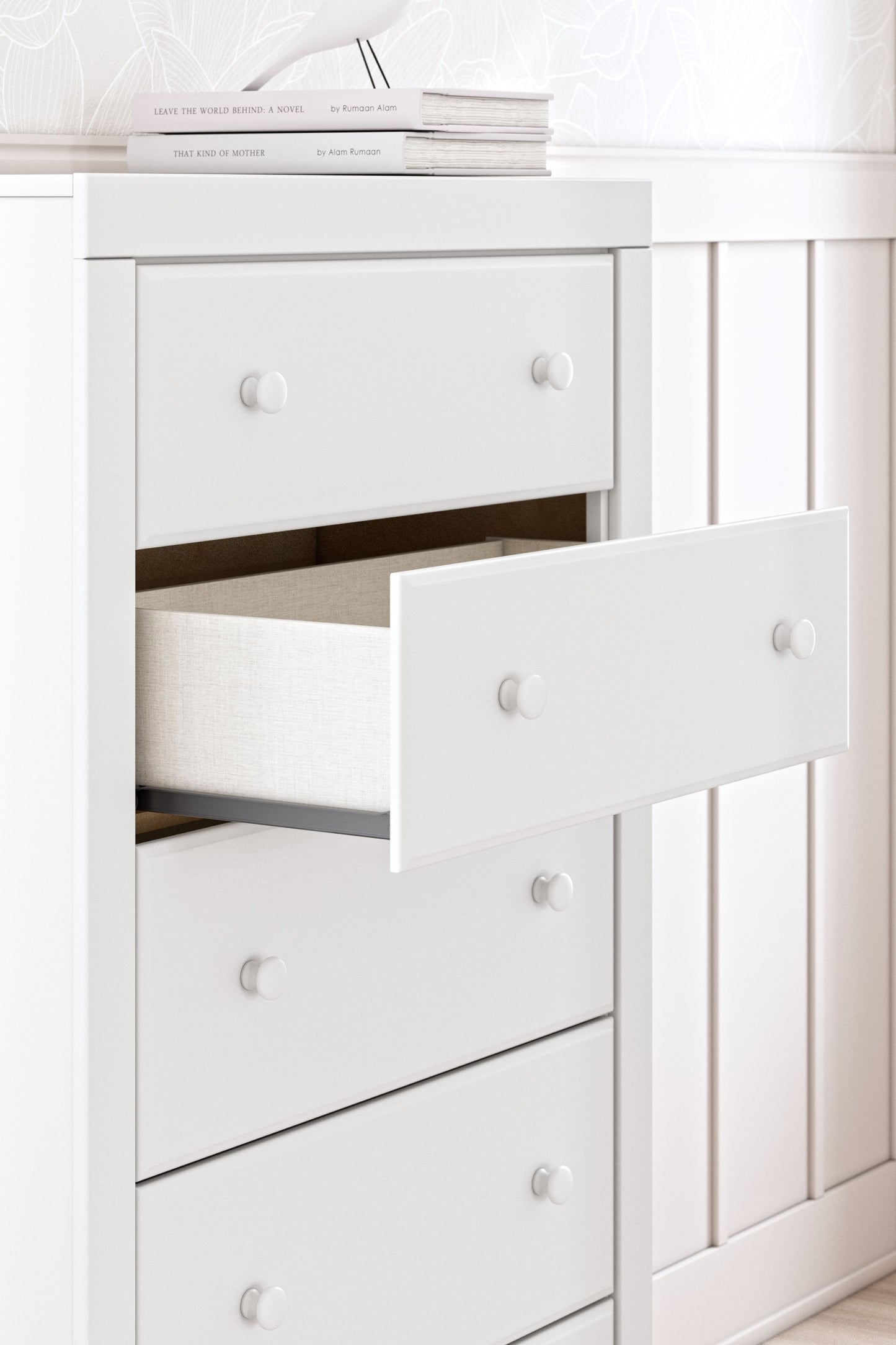 Mollviney - White - Five Drawer Chest