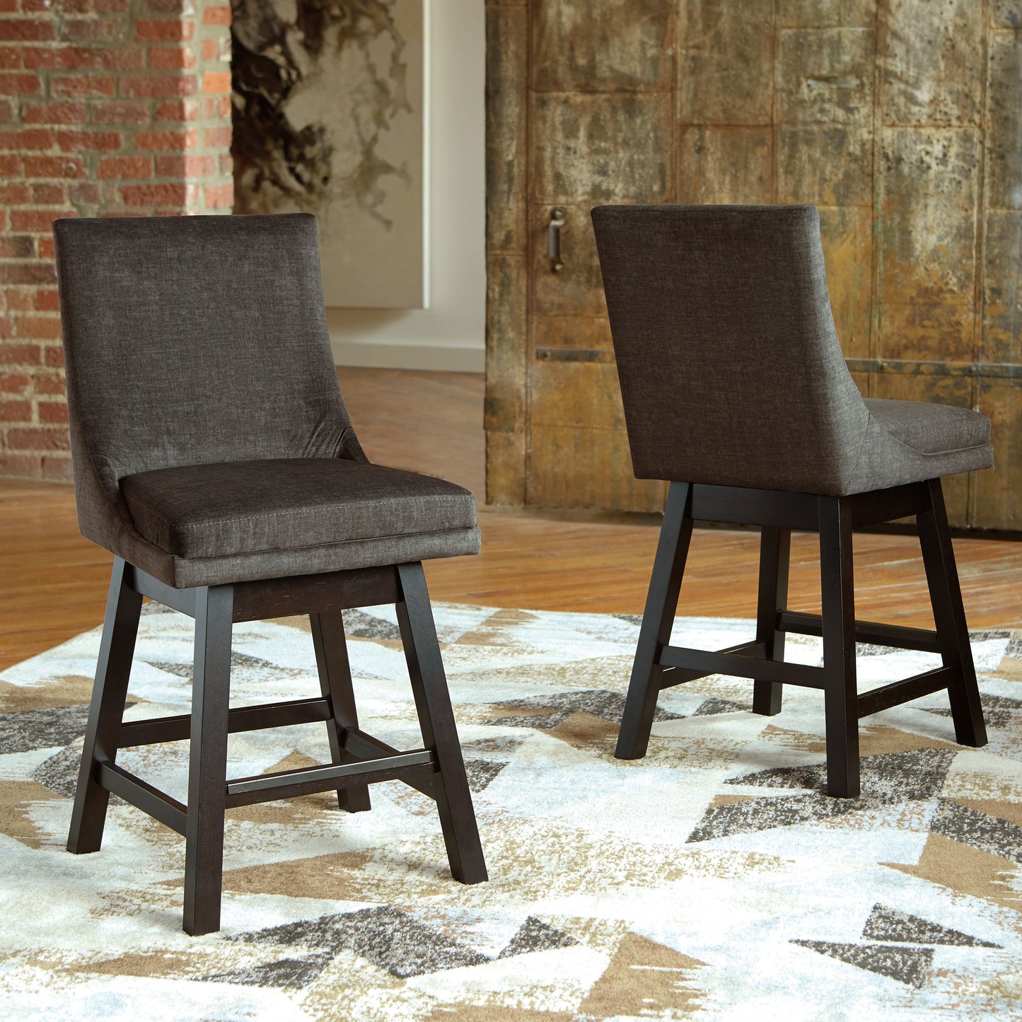 Tallenger - Swivel Barstool (Set of 2)