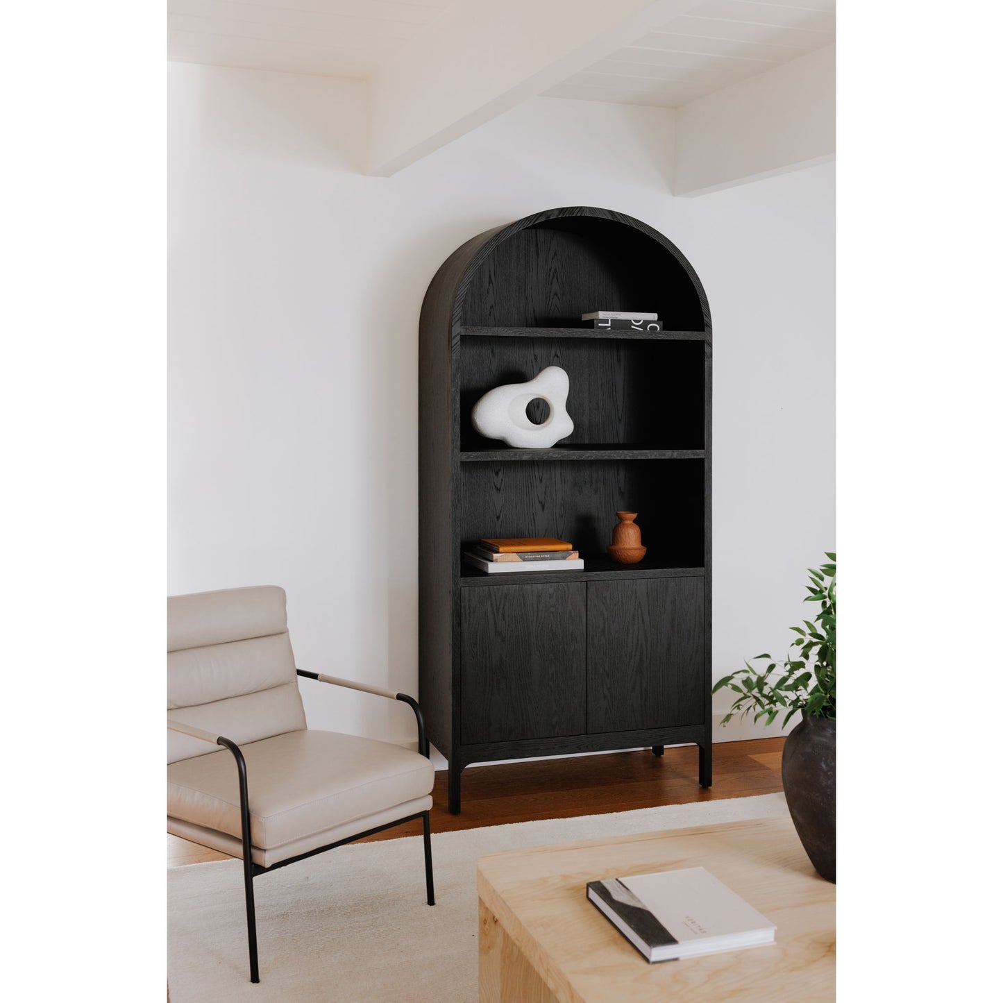 Wilde - Display Cabinet - Black