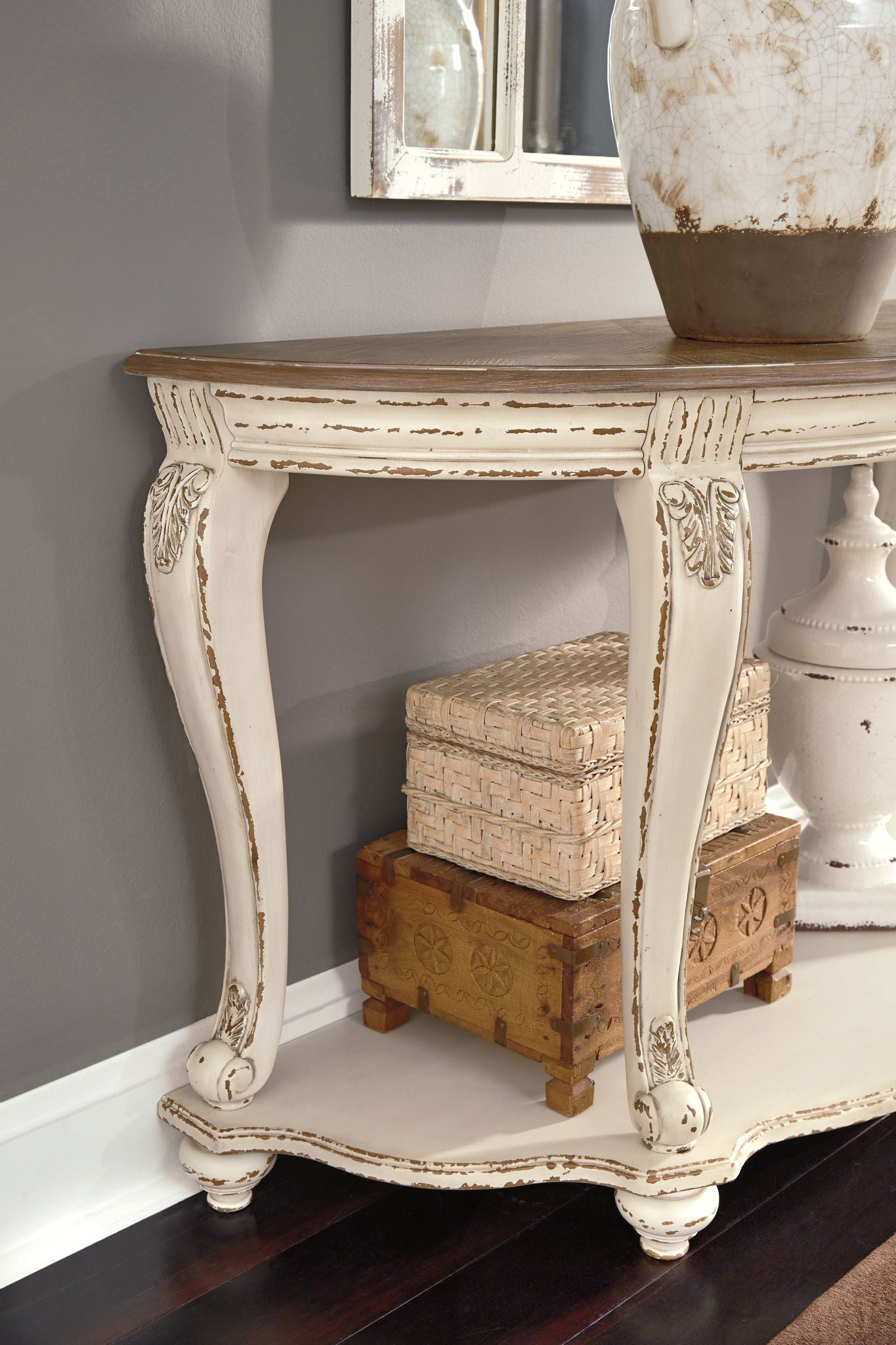 Realyn - Sofa Table - White / Brown