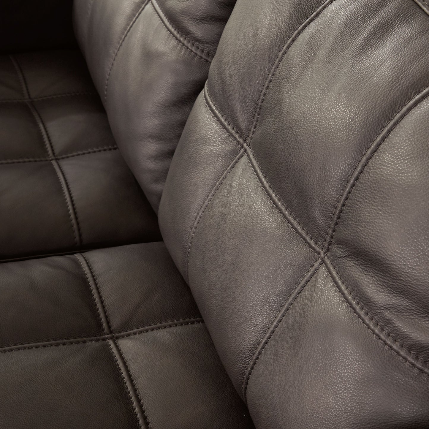 Luigi - Thunder - Loveseat - Leather Match