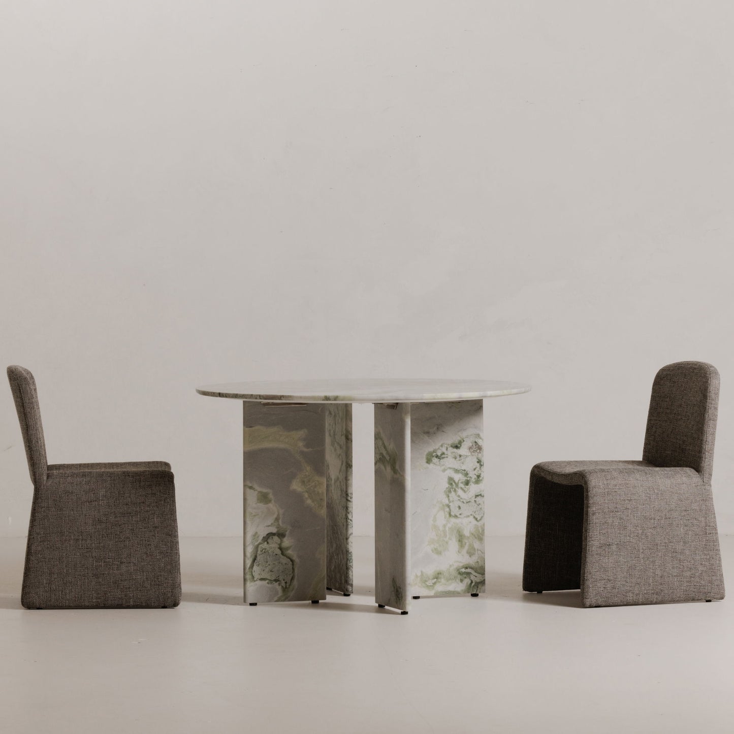 Celia - Round Dining Table - Green / Gray