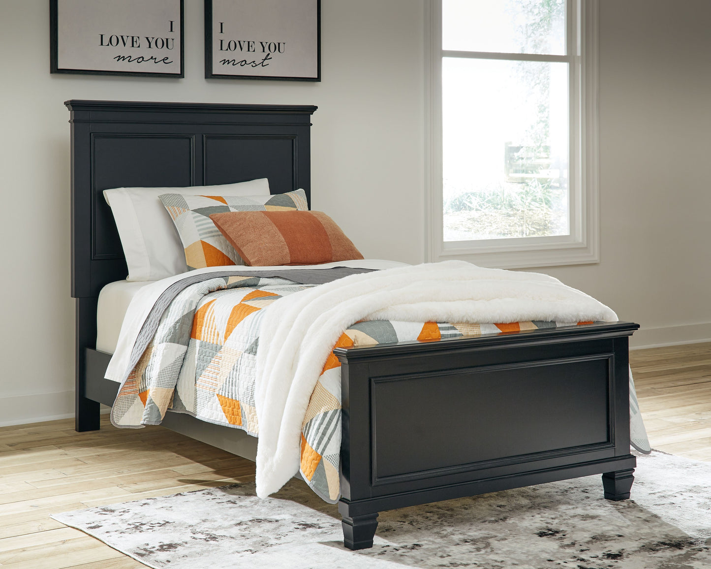 Lanolee - Panel Bedroom Set