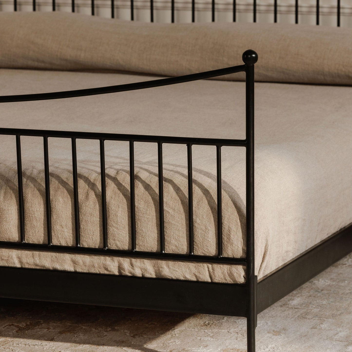 Monet - King Bed - Black