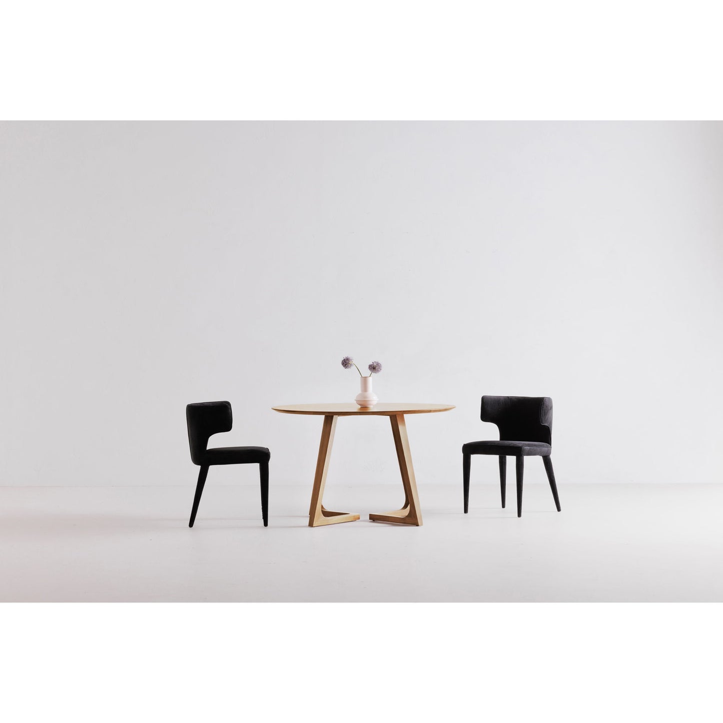 Godenza - Round Dining Table - Light Brown