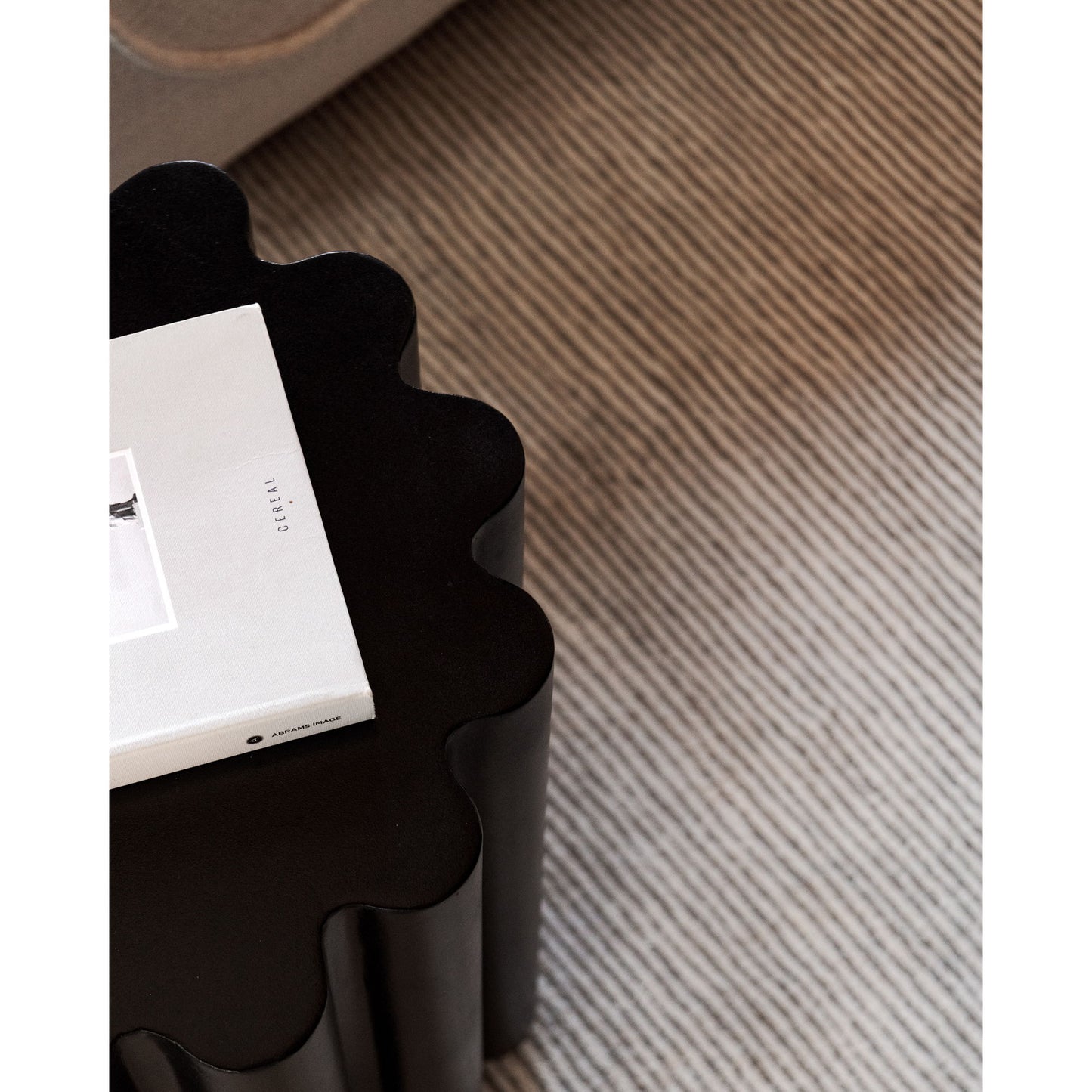 Taffy - Accent Table - Black