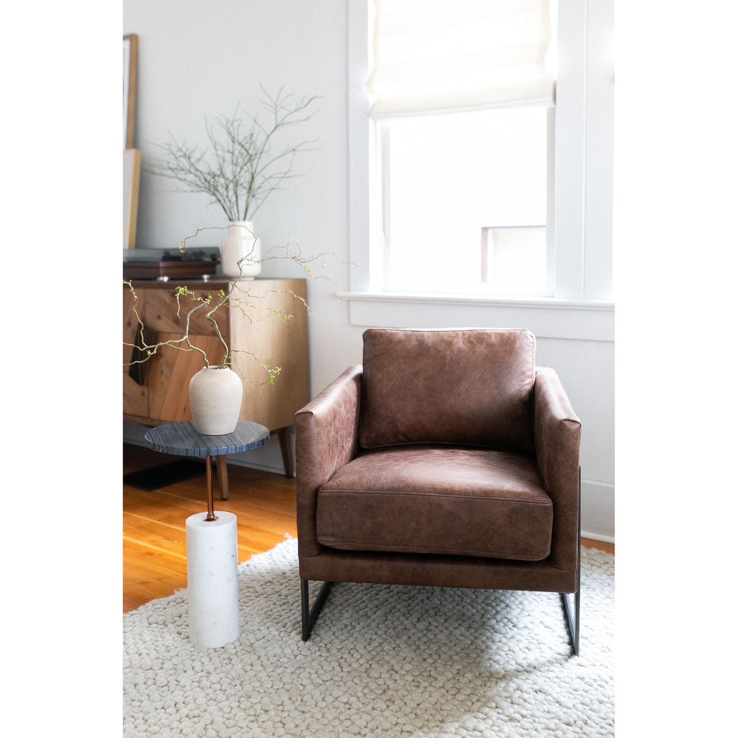 Luxley - Club Chair - Light Brown
