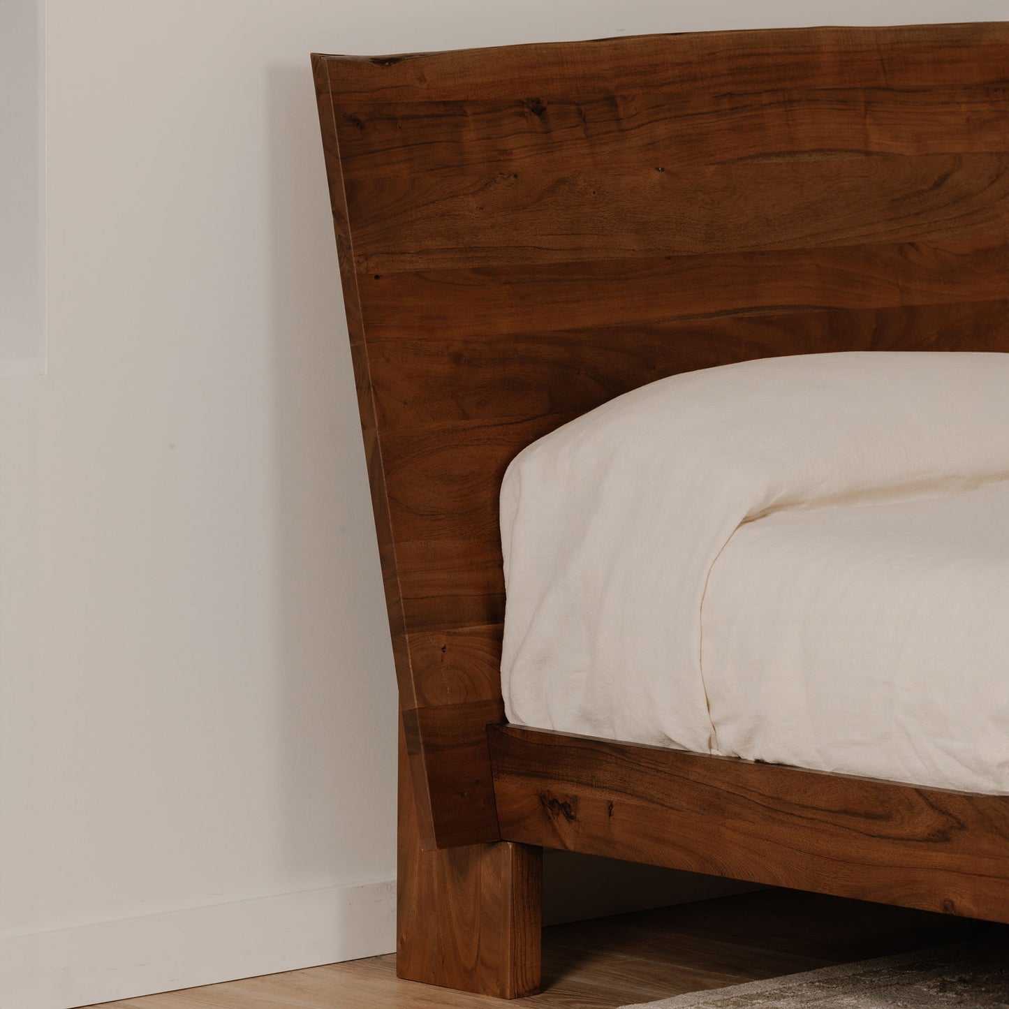 Bent - Queen Size Bed - Natural Stain