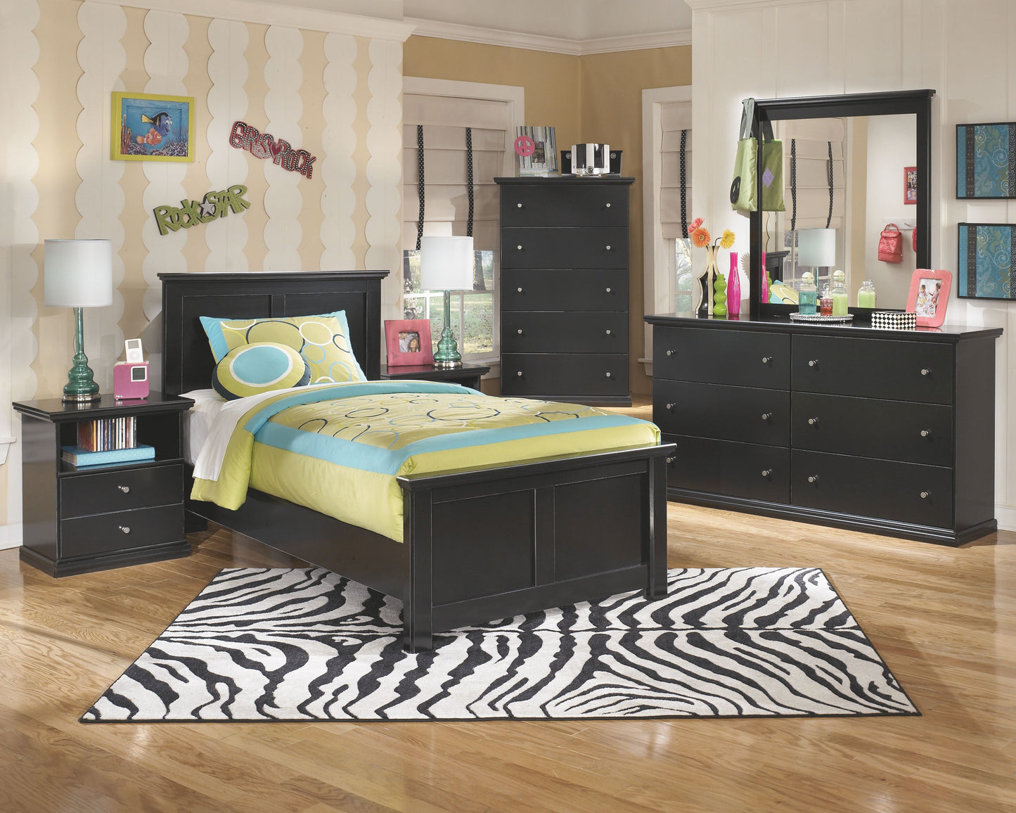 Maribel - Black - Five Drawer Chest