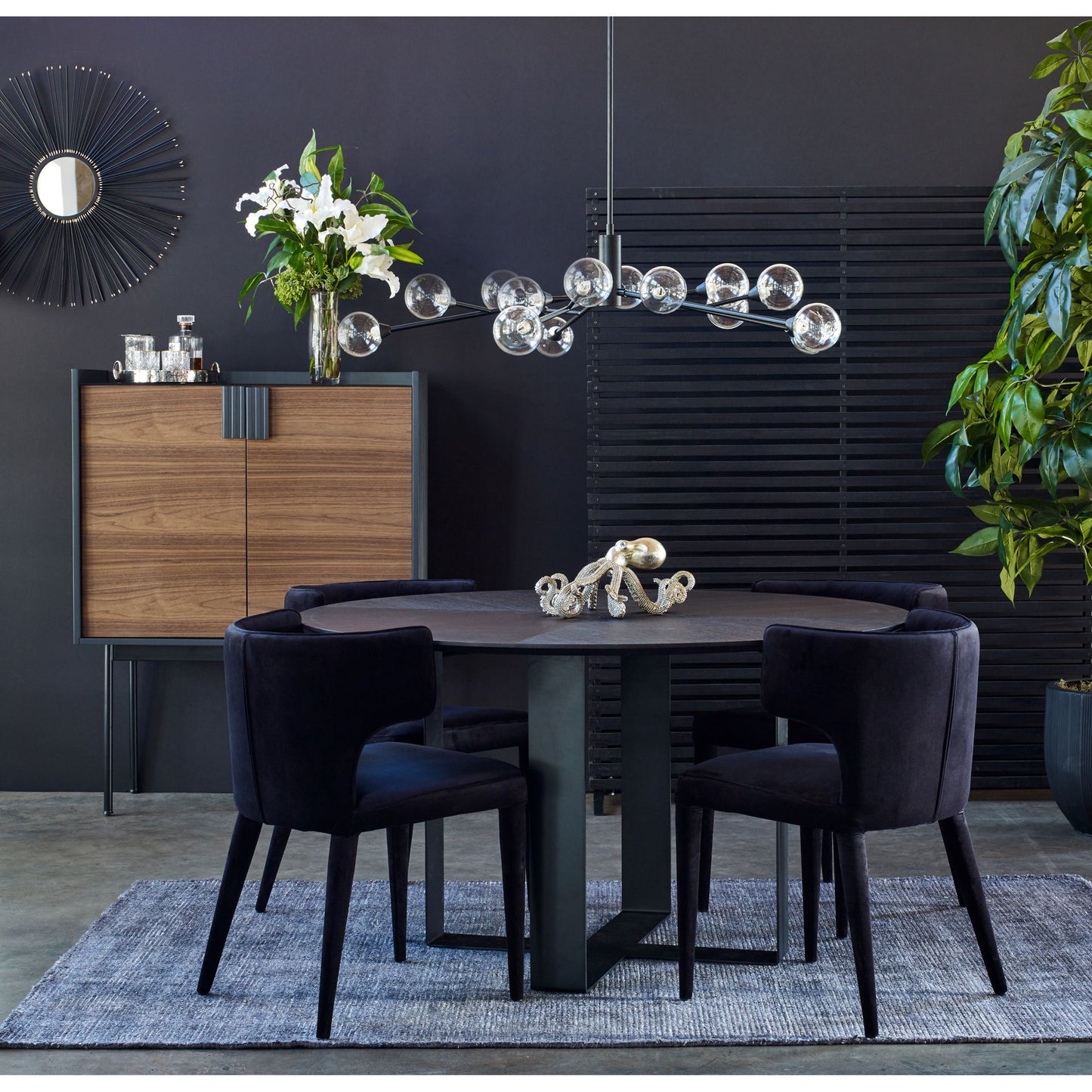 Dallin - Screen - Black