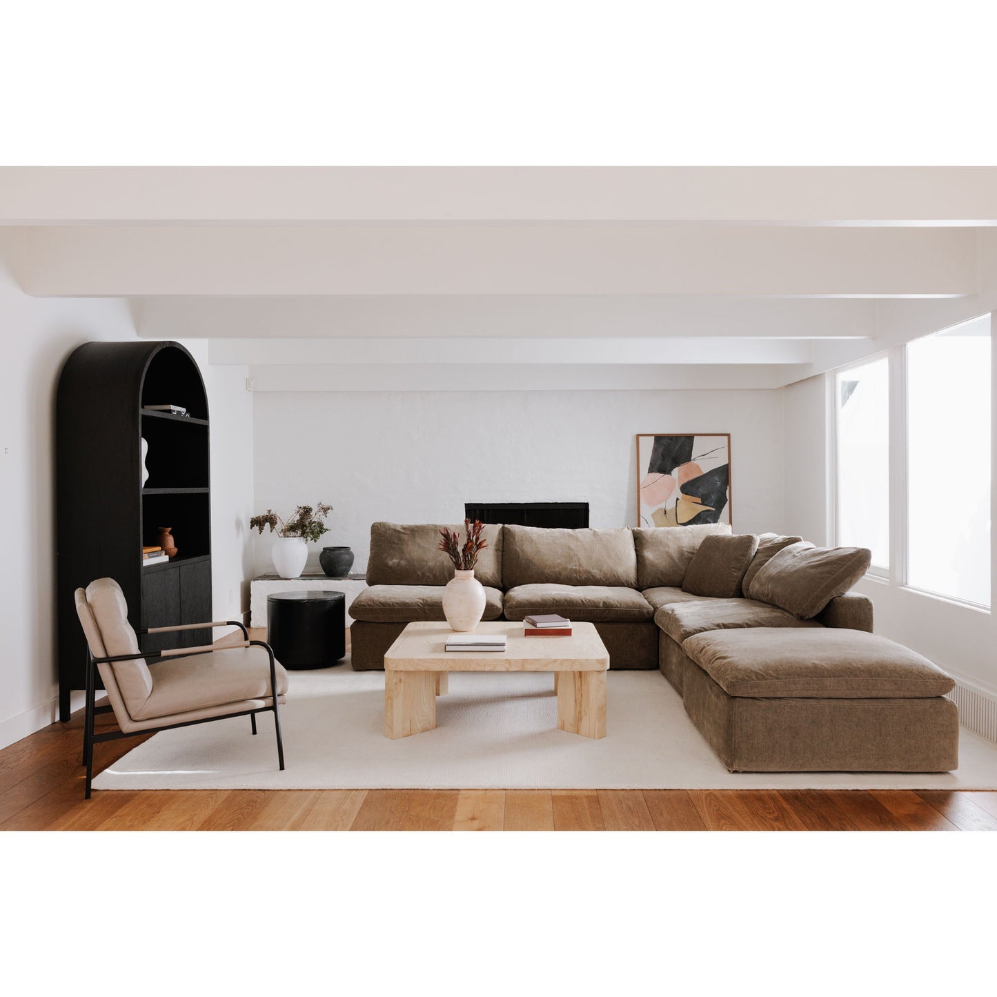 Wilde - Display Cabinet - Black