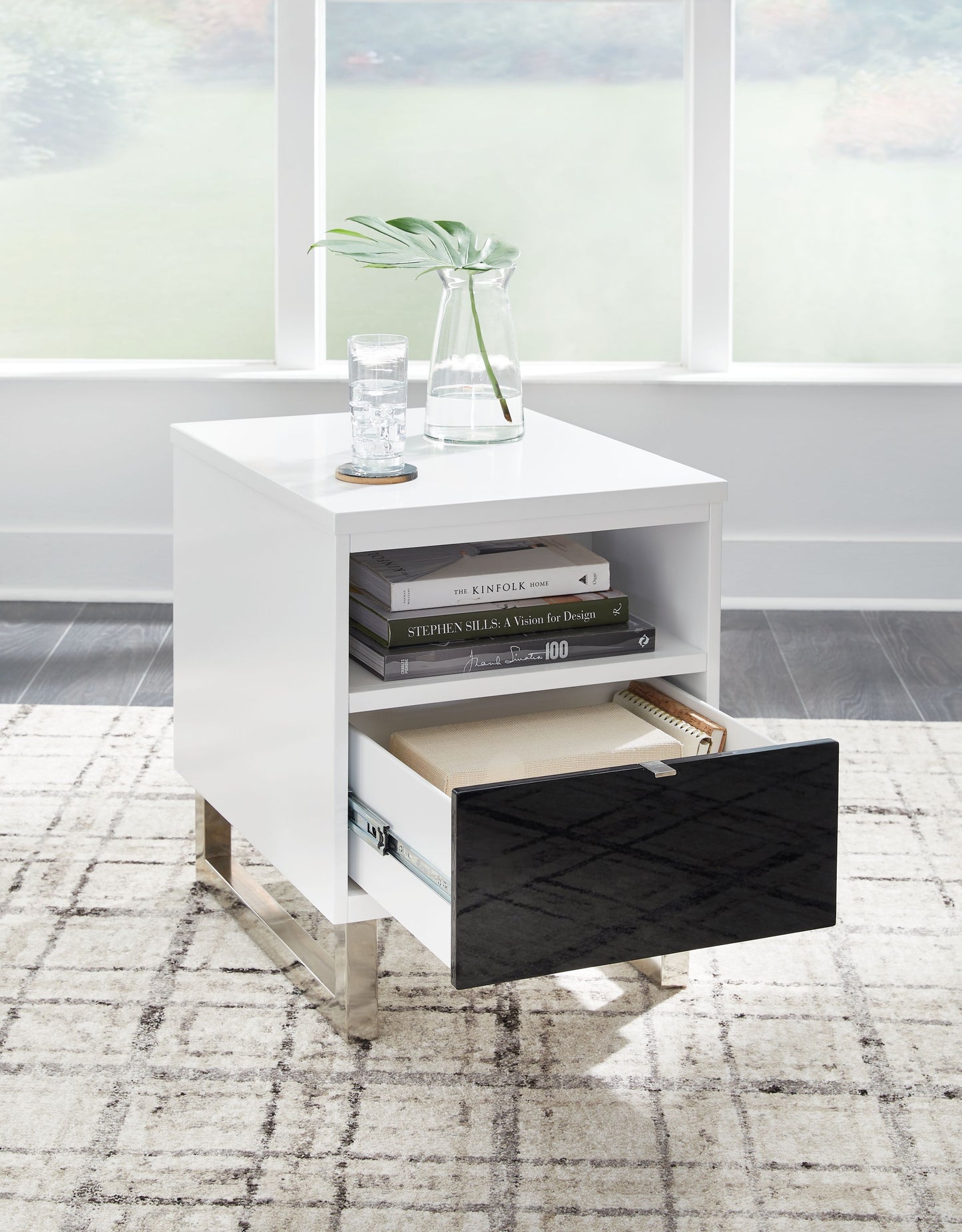 Gardoni - White / Black - Chair Side End Table